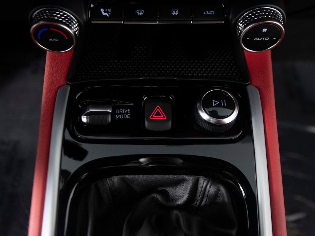 Used 2025 Lotus Emira RWD image 27