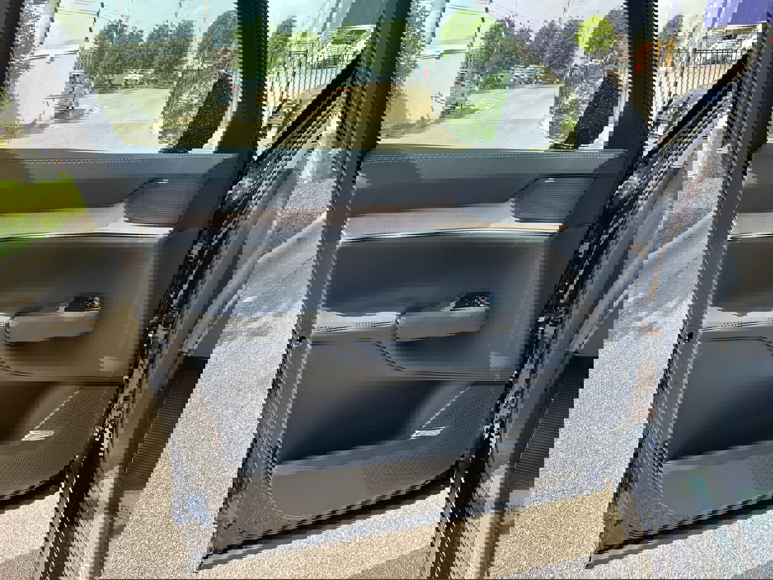 New 2025 Volvo EX90 Plus image 16