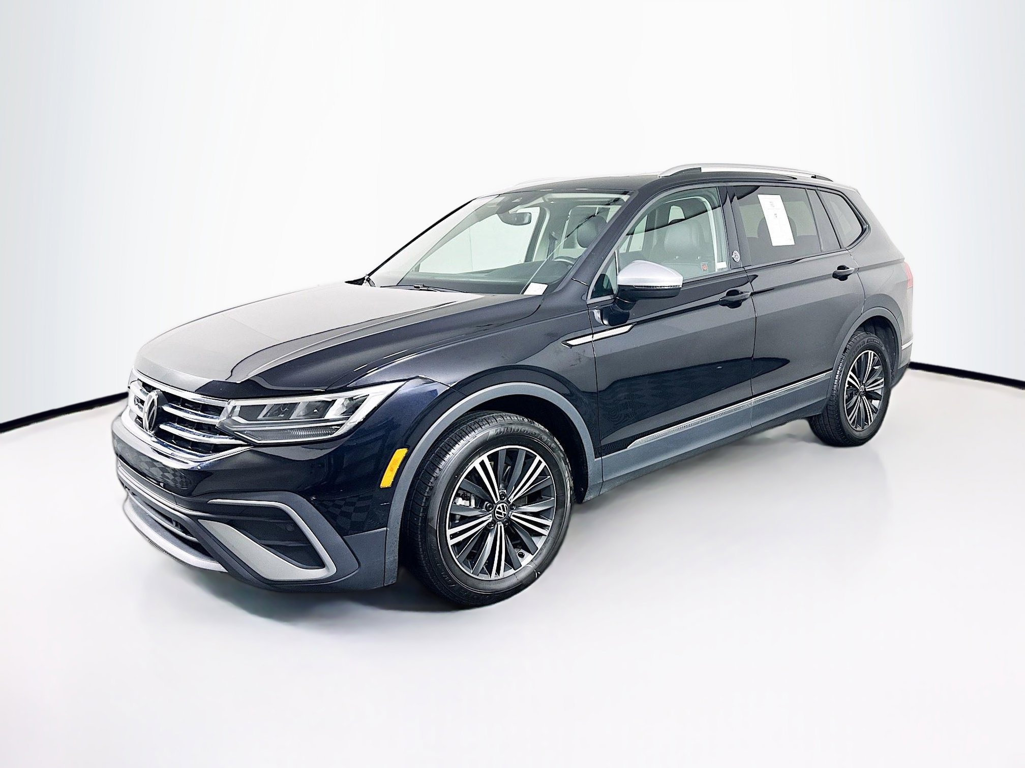 Used 2024 Volkswagen Tiguan Wolfsburg Edition image 3