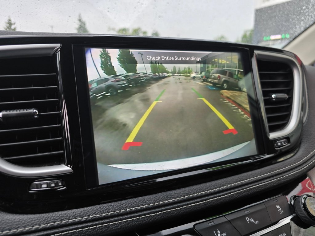 Used 2023 Chrysler Pacifica Touring-L FWD image 27