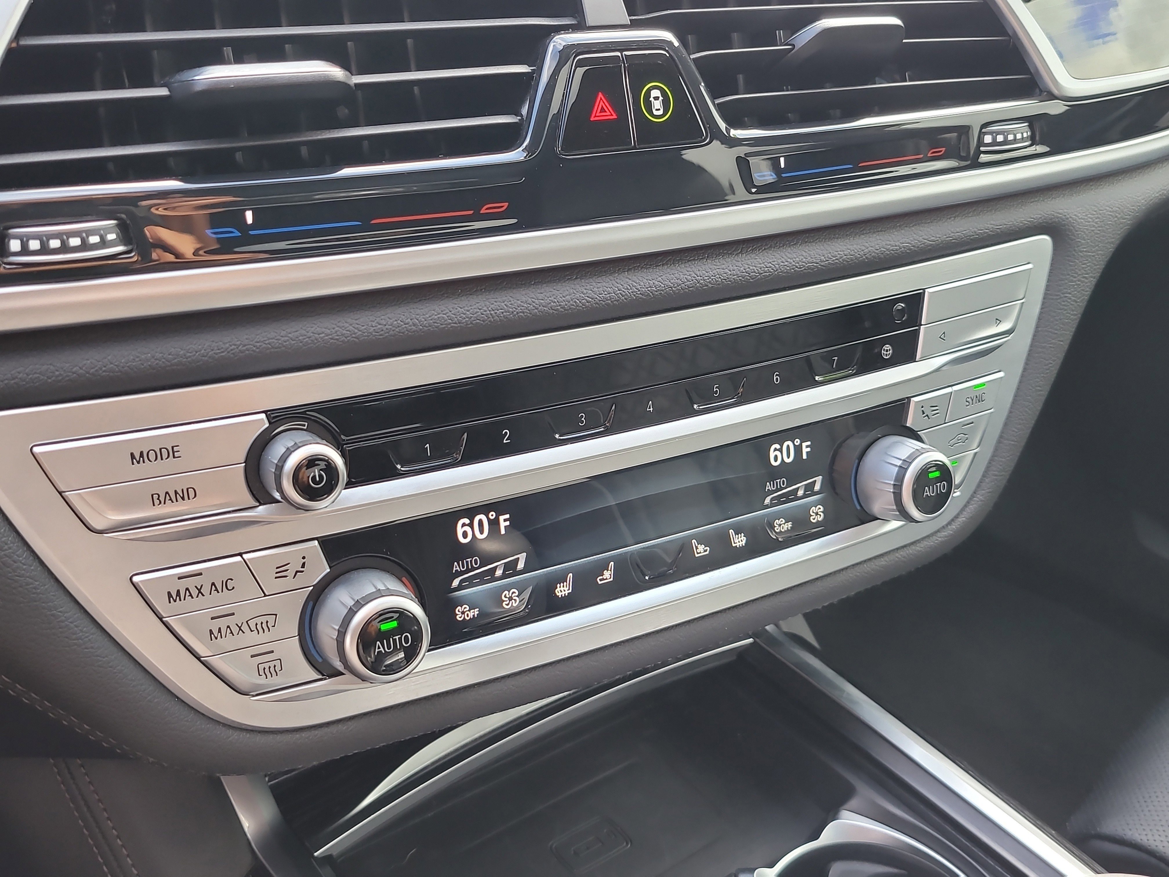 Used 2022 BMW 750i xDrive 750i xDrive w/ Autobahn Package image 24