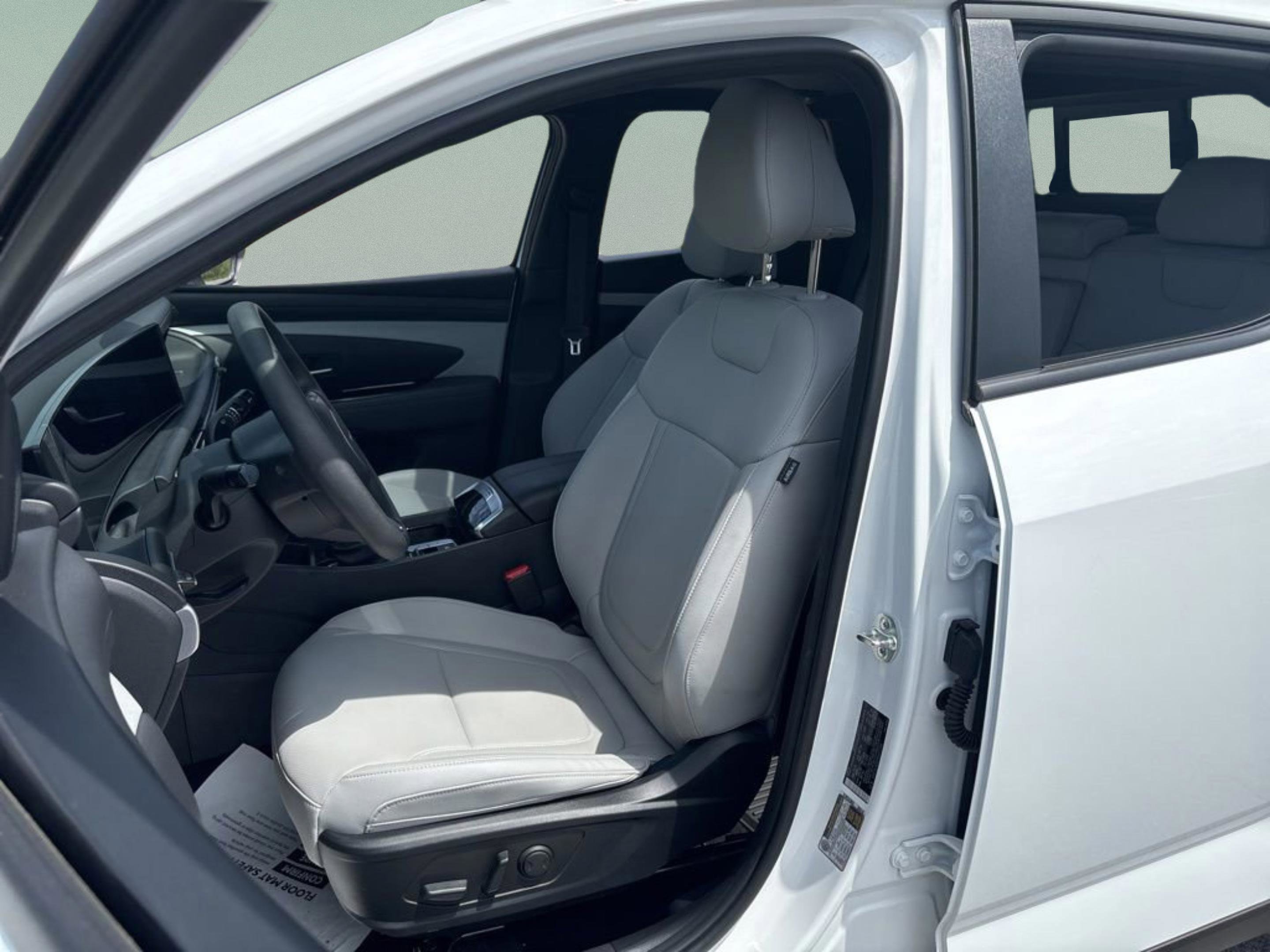 Used 2025 Hyundai Santa Cruz SEL image 28