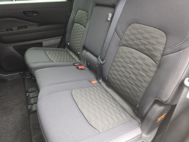 New 2026 Nissan Pathfinder SV w/ SV Premium Package FWD image 18