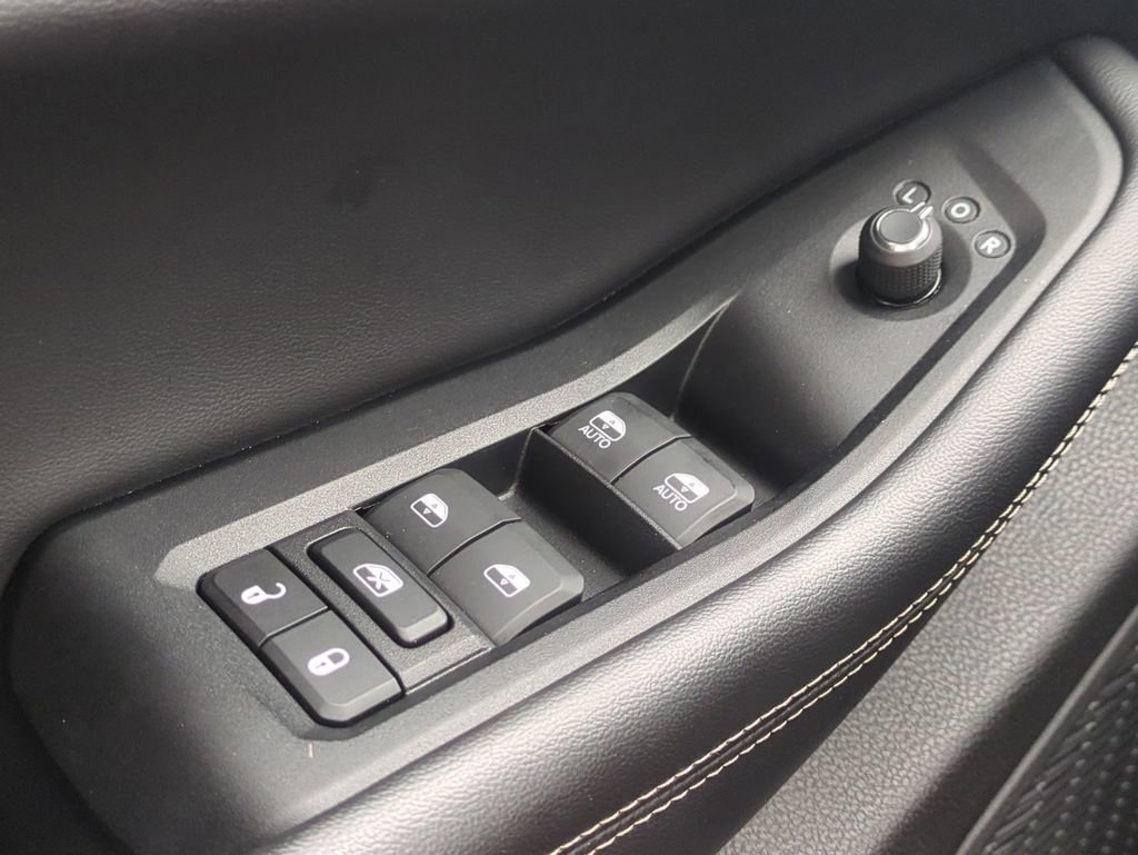 Used 2023 Jeep Grand Cherokee Altitude AWD/4WD image 26