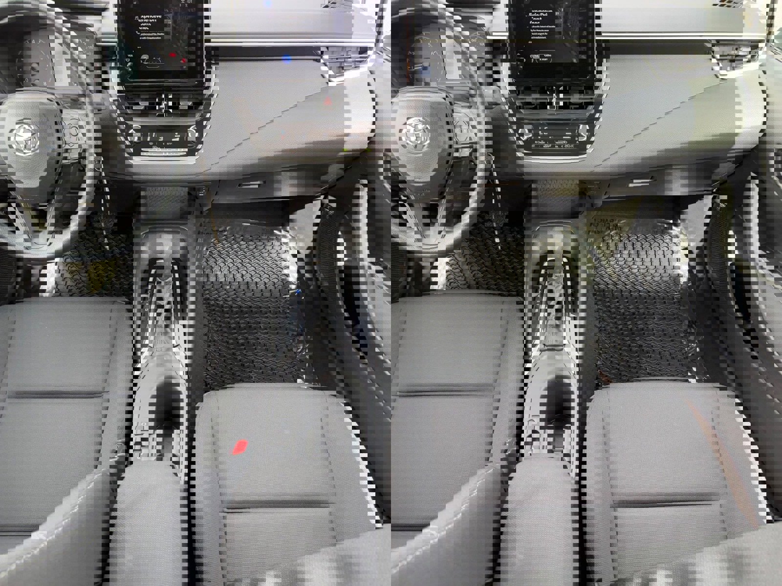 Used 2025 Toyota Corolla LE image 14