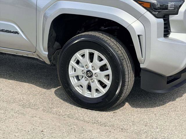 Certified 2025 Toyota Tacoma SR5 AWD/4WD image 25