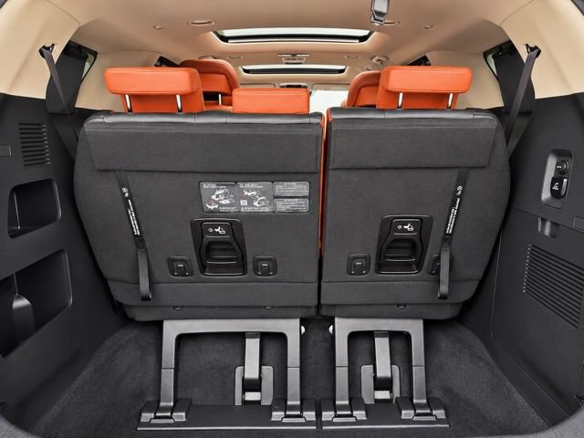 Used 2024 Kia Carnival SX Prestige FWD image 10