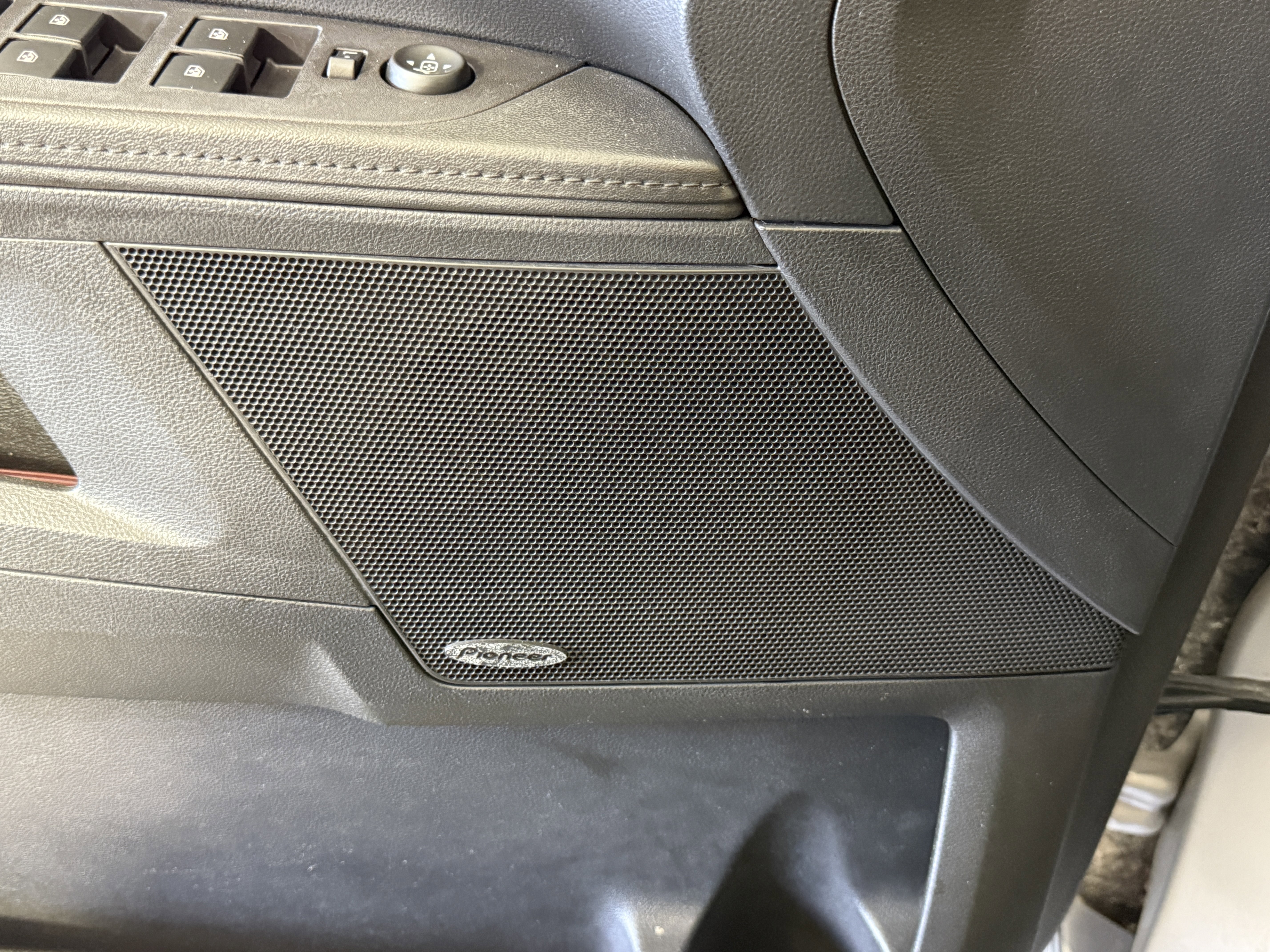 Used 2017 GMC Terrain SLE w/ Technology Package image 15