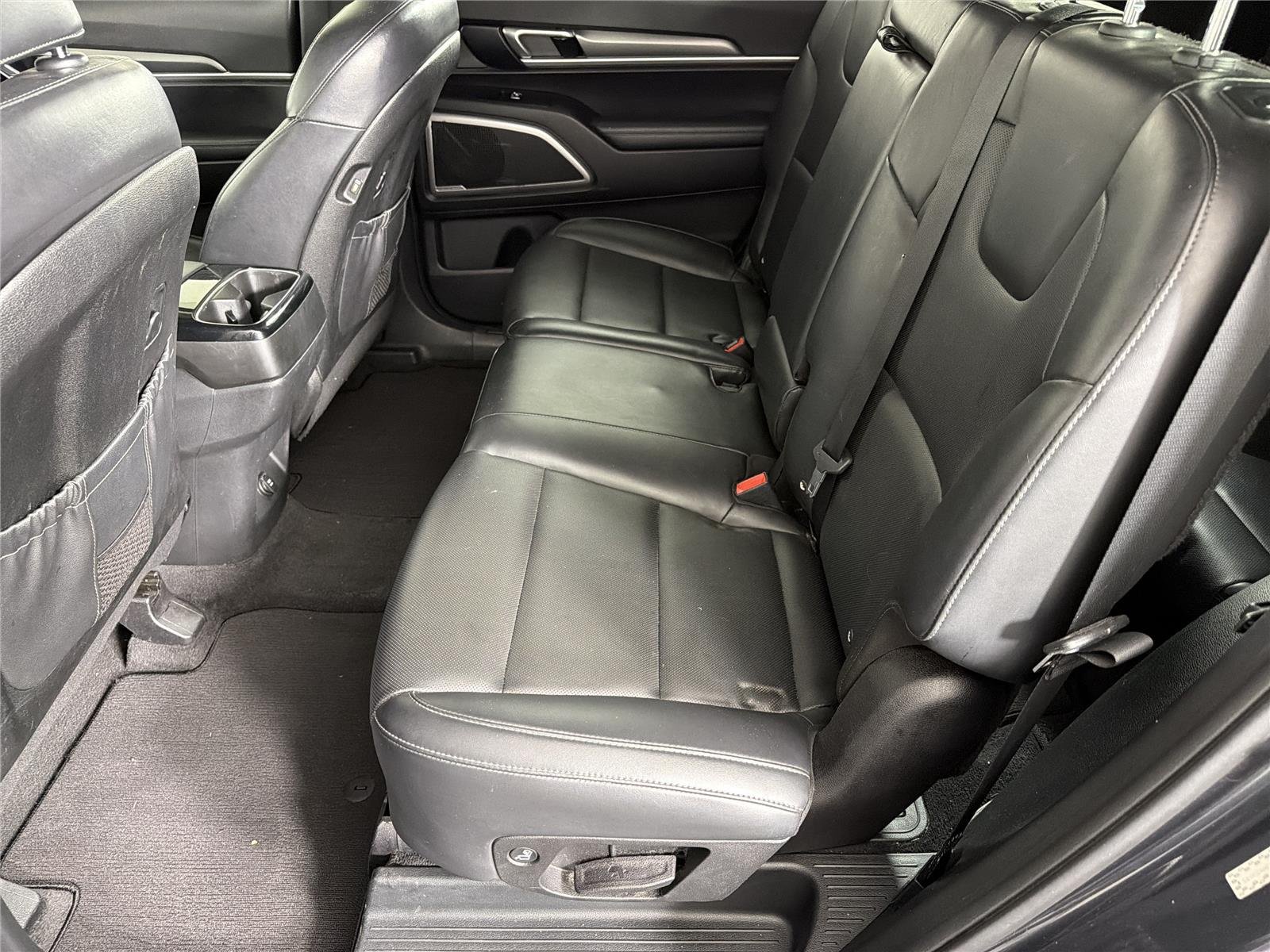 Used 2021 Kia Telluride LX FWD image 19