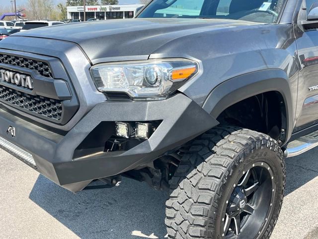 Used 2017 Toyota Tacoma TRD Sport image 33