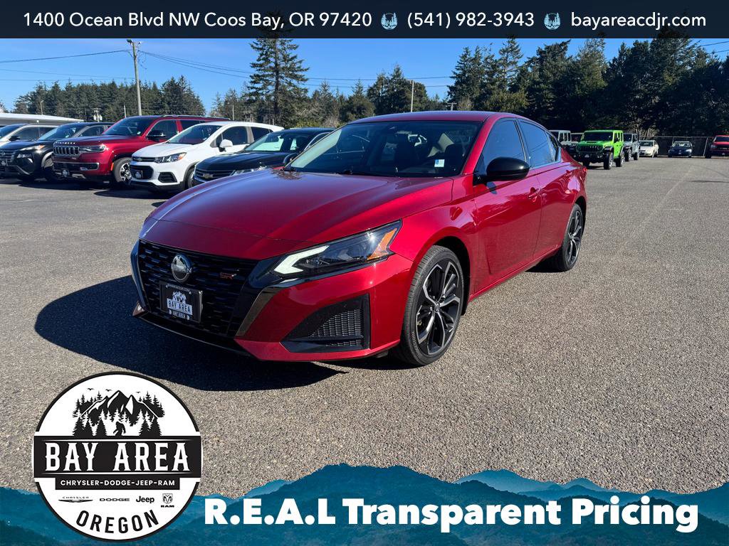 Used 2023 Nissan Altima 2.5 SR image 1