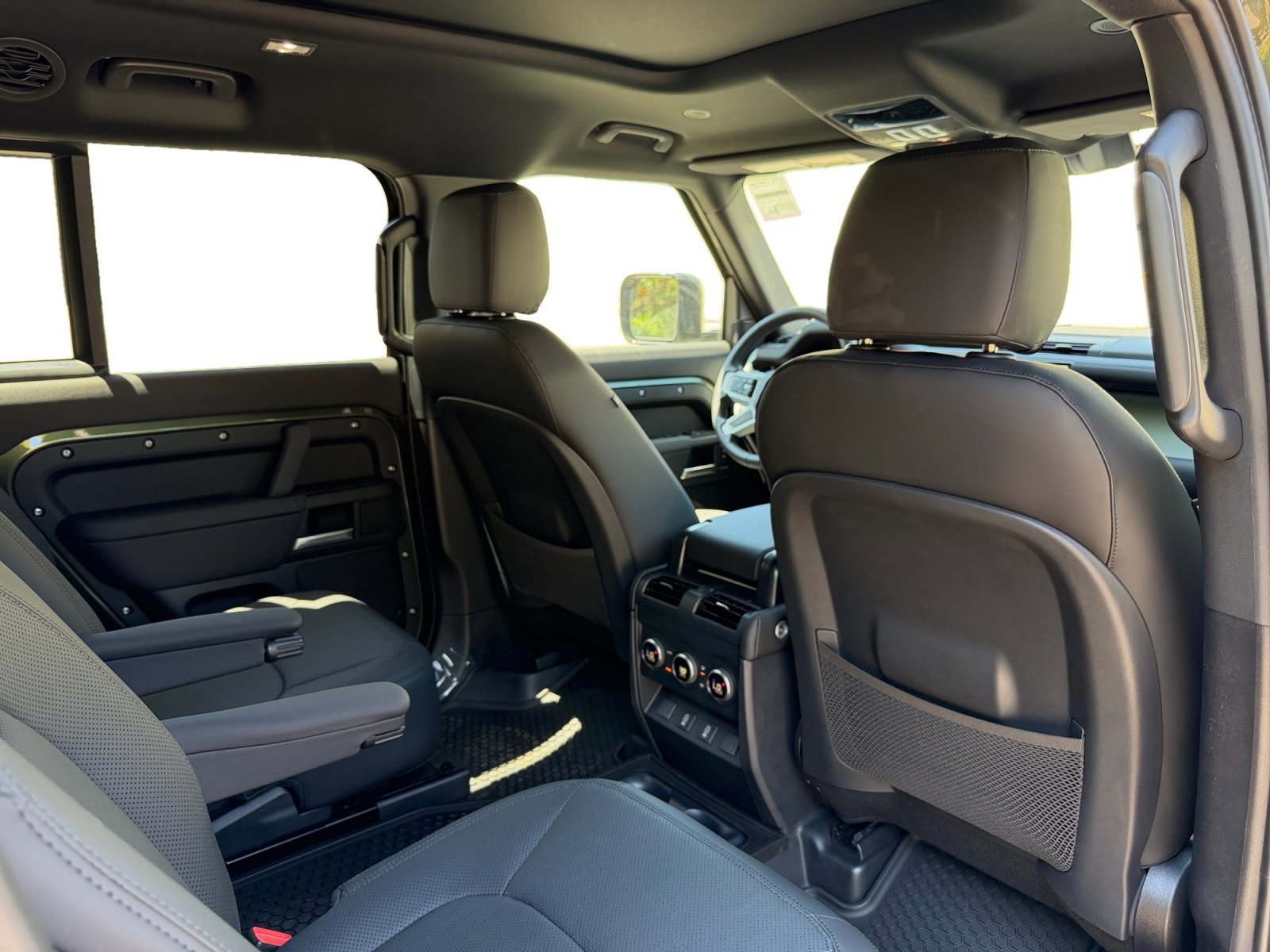 New 2026 Land Rover Defender 130 X-Dynamic SE AWD/4WD image 20