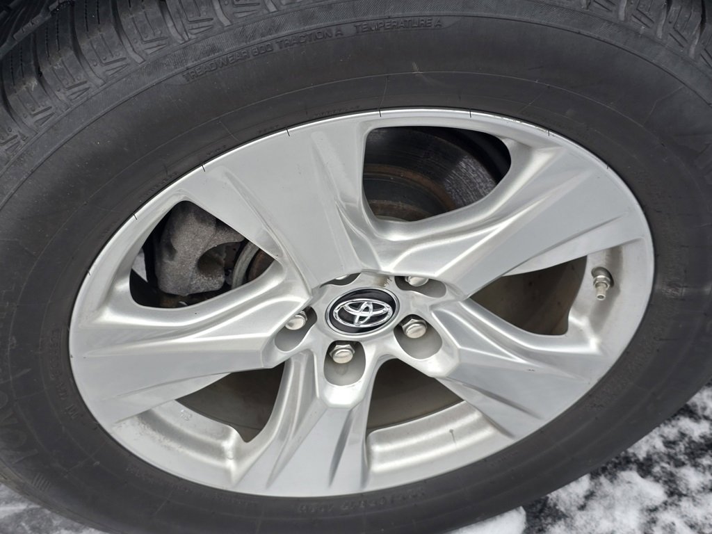 Used 2020 Toyota RAV4 LE image 22