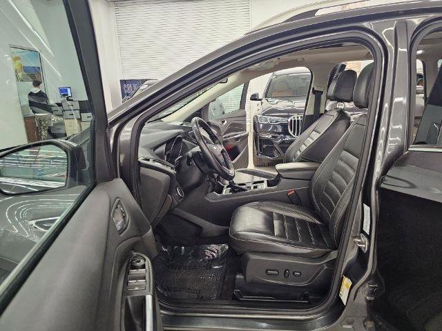 Used 2017 Ford Escape Titanium image 31