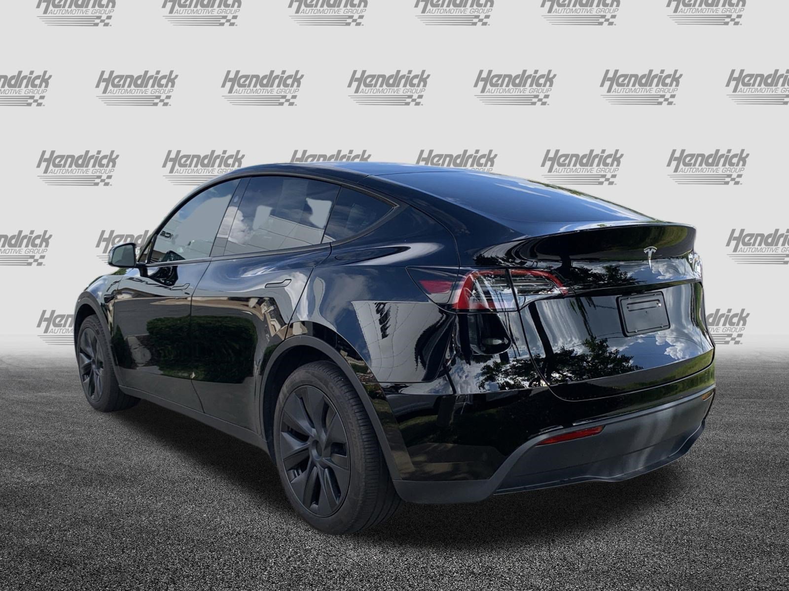 Used 2025 Tesla Model Y Long Range RWD image 8