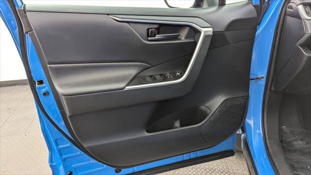 Used 2019 Toyota RAV4 LE image 13
