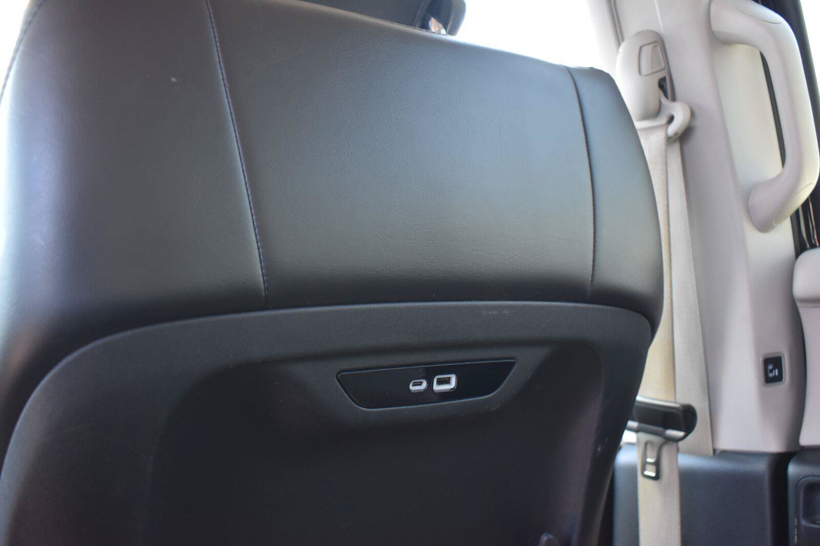 Used 2024 Chrysler Pacifica Touring-L FWD image 19