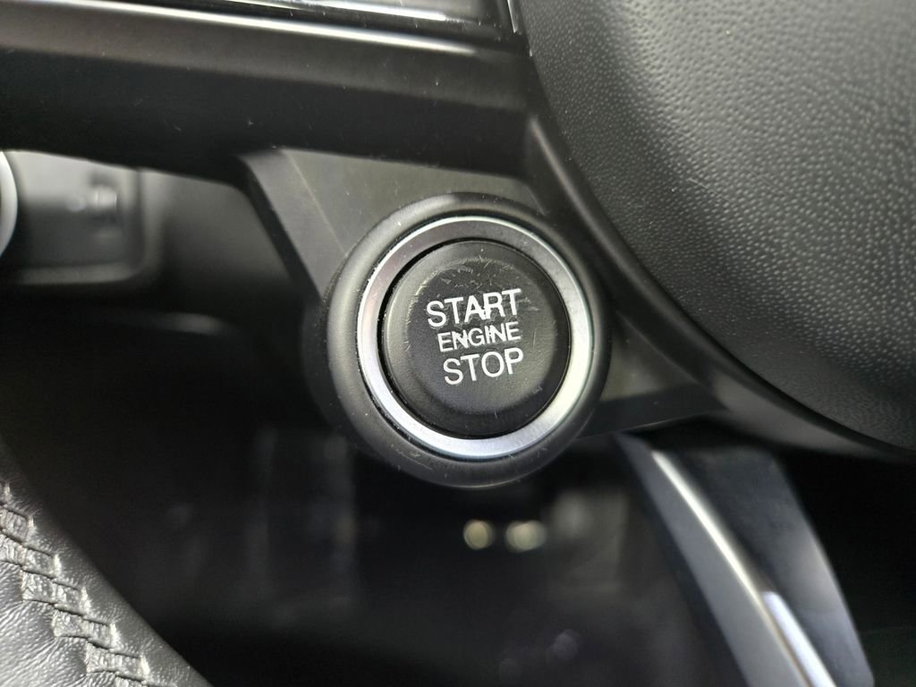 Used 2021 Alfa Romeo Giulia Sprint w/ Nero Edizione image 18