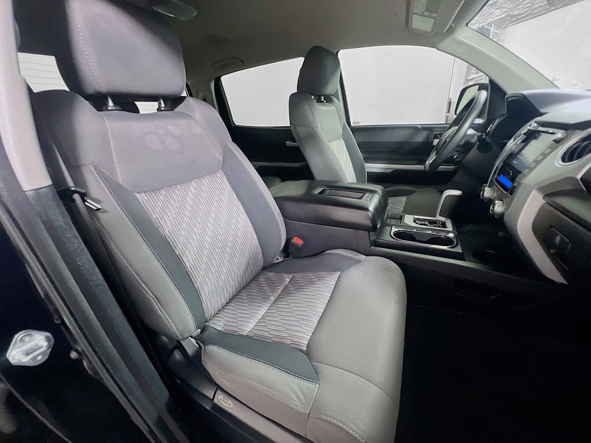 Used 2021 Toyota Tundra SR5 w/ TRD Off-Road Package image 31