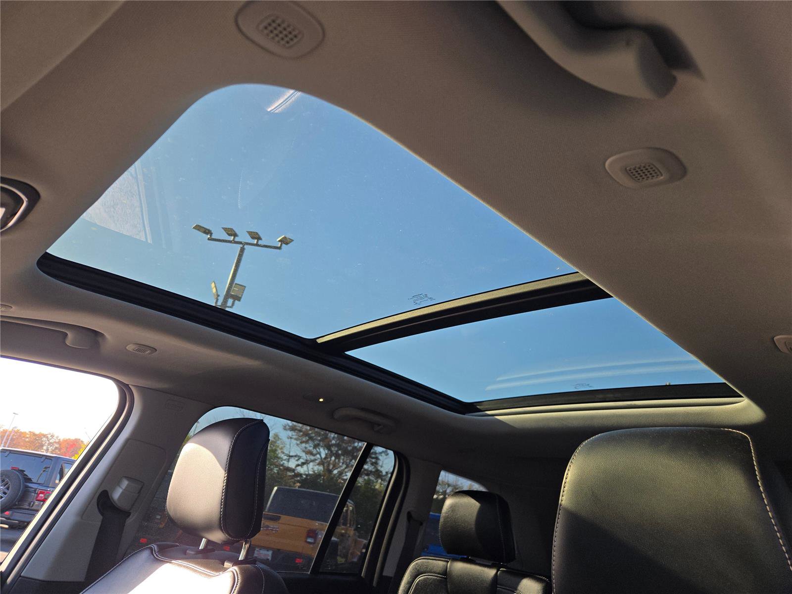 Used 2022 Jeep Grand Cherokee Limited 4xe image 29