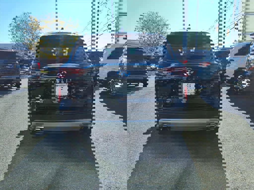 Certified 2023 INFINITI QX50 Luxe image 5