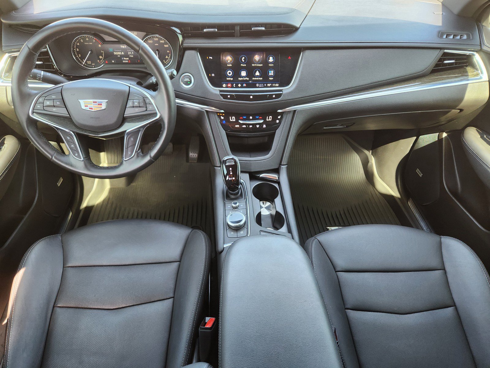 Used 2021 Cadillac XT5 Premium Luxury w/ LPO, Floor Liner Package FWD image 9