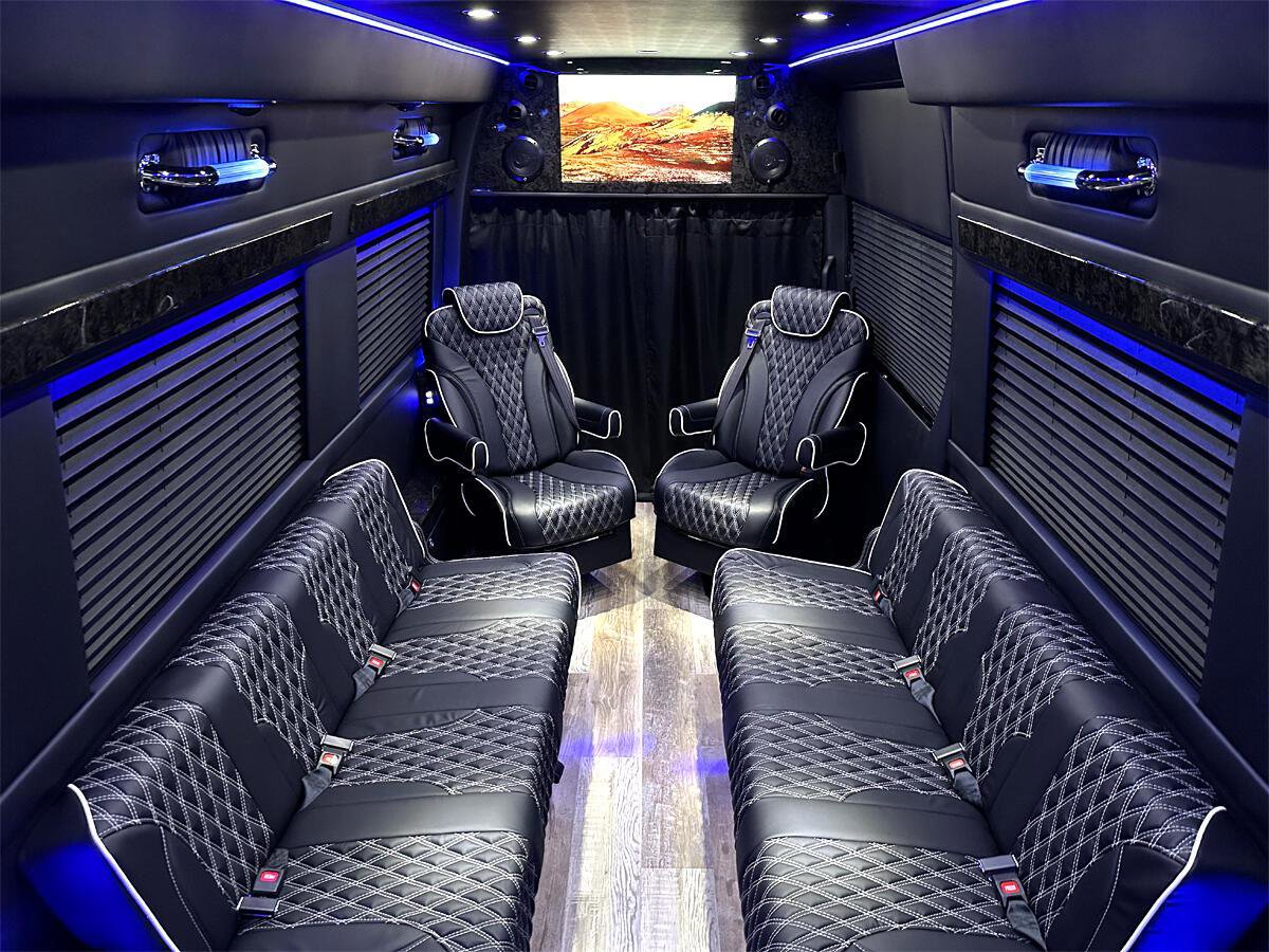 Used 2024 Mercedes-Benz Sprinter 3500 image 8