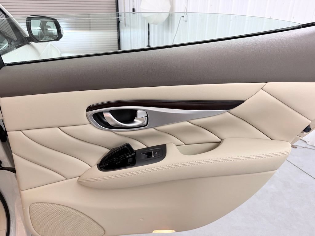 Used 2019 INFINITI Q70 L 3.7 RWD image 36