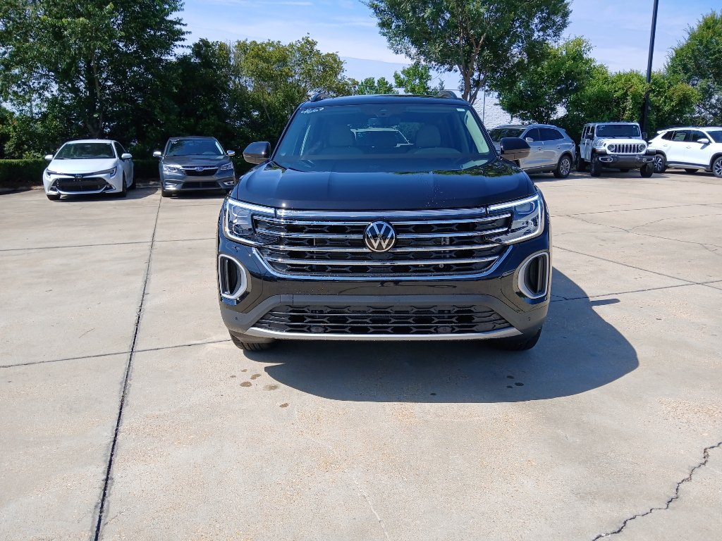 New 2026 Volkswagen Atlas SE FWD image 2