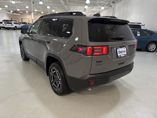 Used 2026 Jeep Cherokee Laredo AWD/4WD image 6