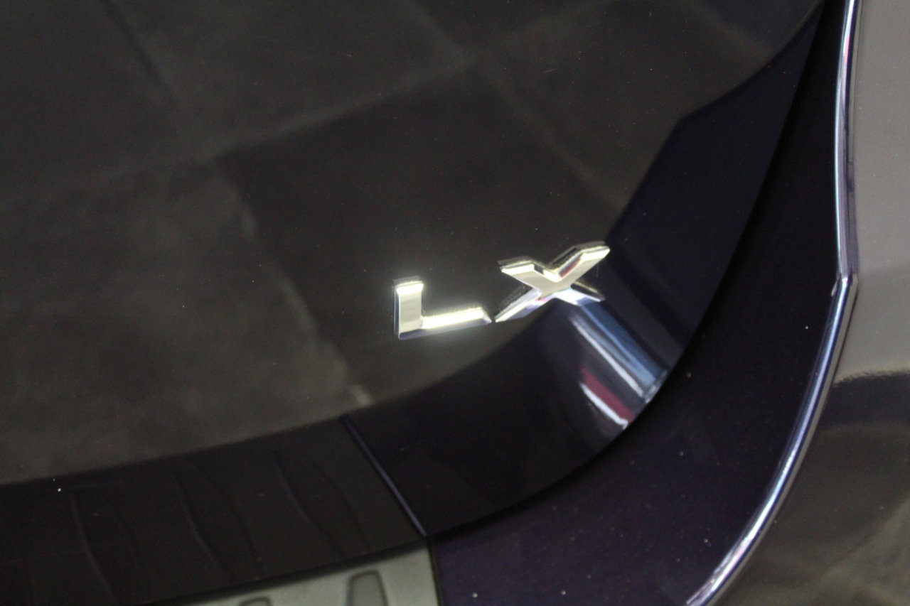 Used 2019 Kia Sedona LX image 32