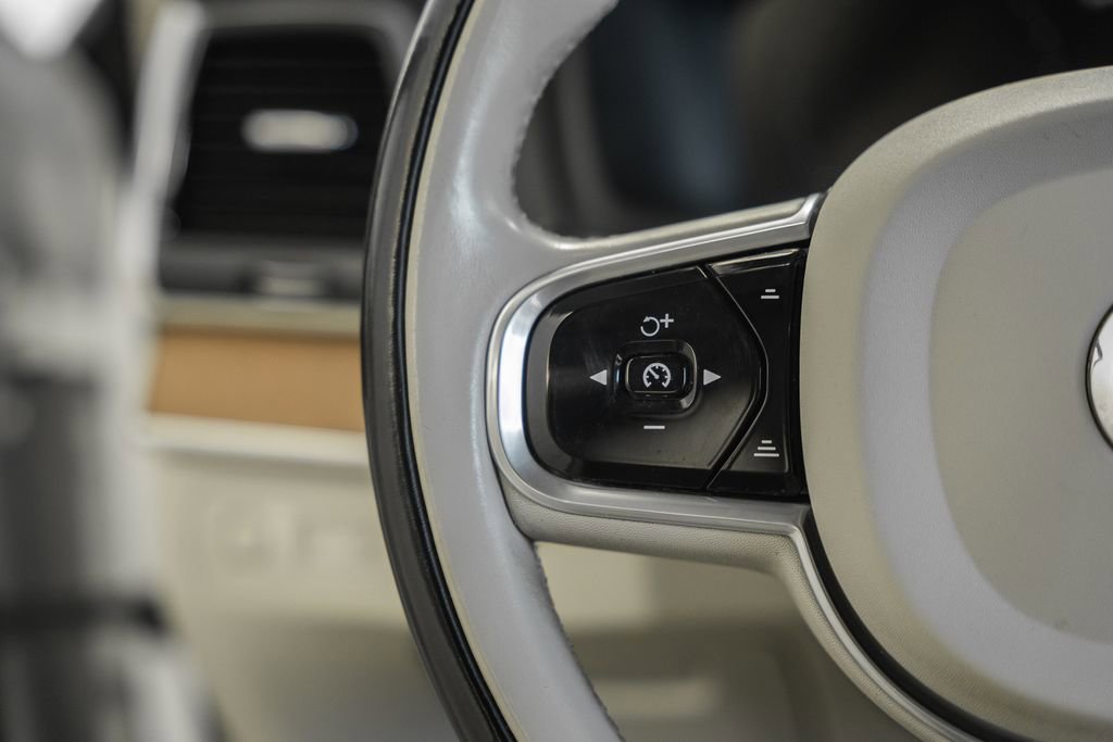 Used 2017 Volvo XC90 T8 Inscription w/ Luxury Package AWD/4WD image 30