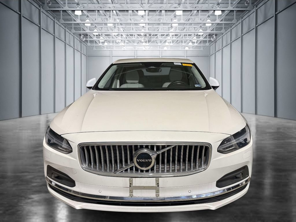 Used 2022 Volvo S90 B6 Inscription w/ Advanced Package AWD/4WD image 2