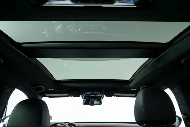 New 2025 Alfa Romeo Stelvio Sprint w/ Convenience Package image 5