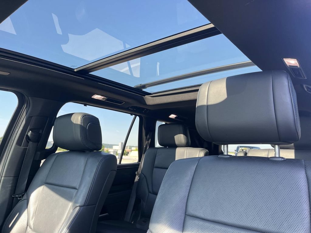 Used 2024 Toyota Sequoia Platinum AWD/4WD image 35