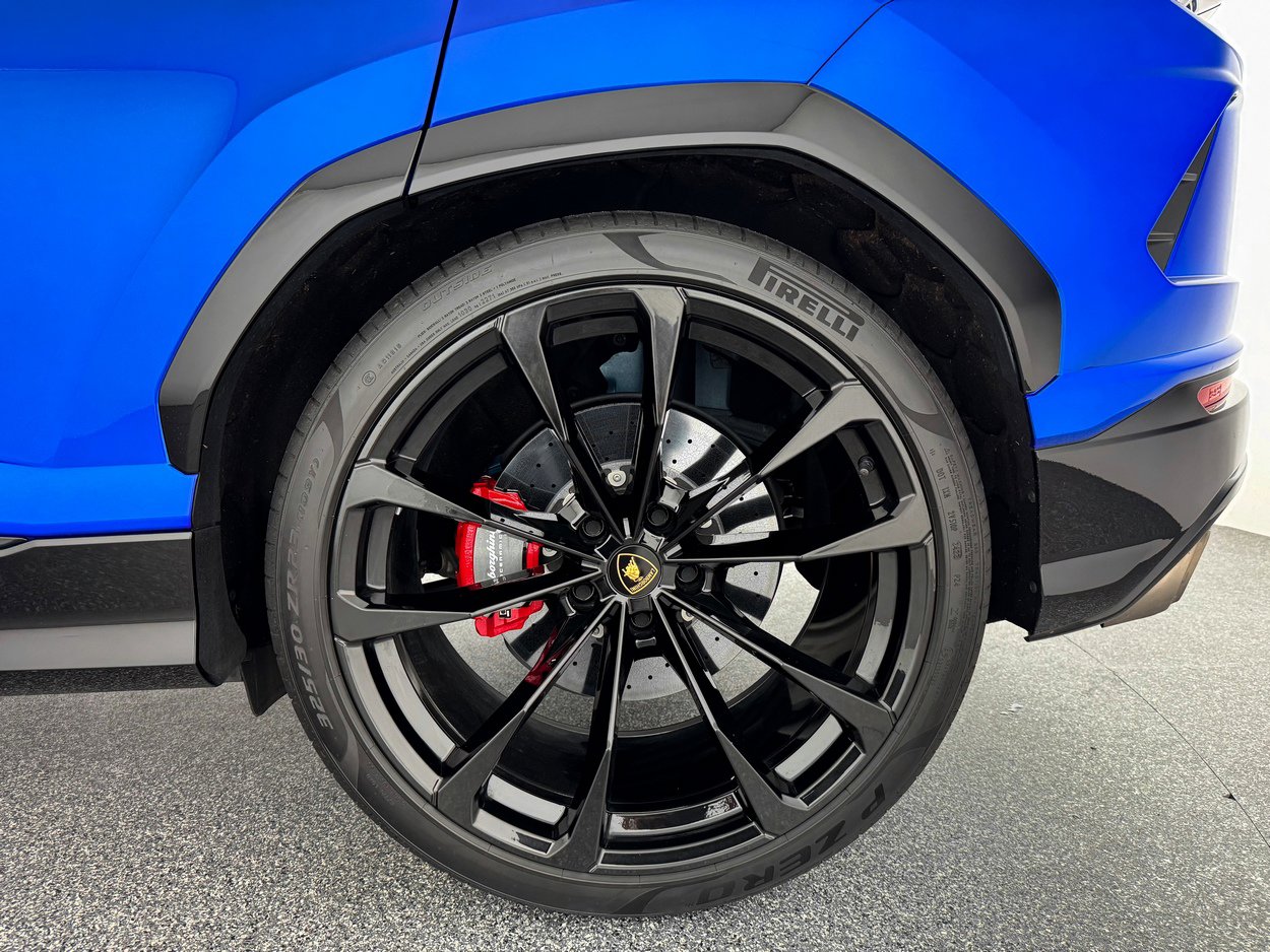 Used 2022 Lamborghini Urus image 34