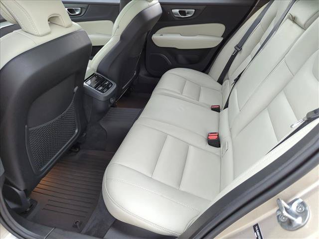 Used 2024 Volvo V60 B5 Cross Country Ultimate w/ Protection Package Premier AWD/4WD image 19