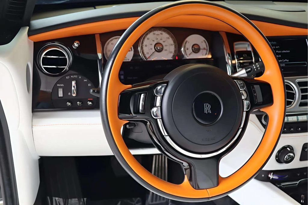 Used 2021 Rolls-Royce Wraith RWD image 11