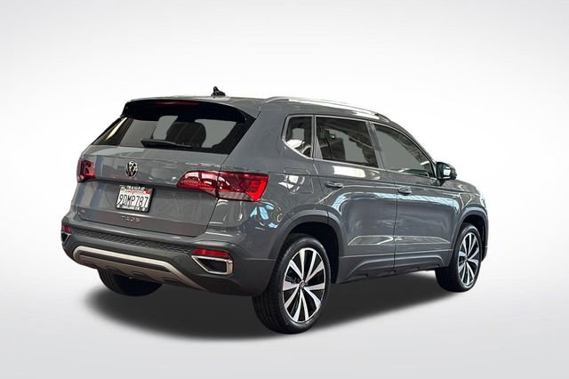 Certified 2022 Volkswagen Taos SE FWD image 5