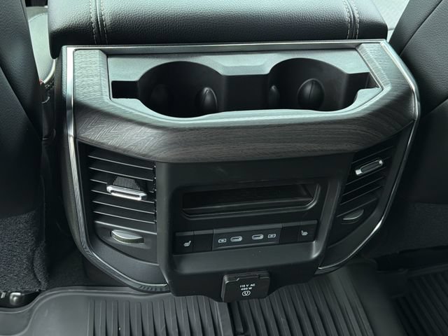 New 2026 RAM 3500 Laramie AWD/4WD image 18