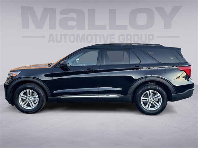 Used 2024 Ford Explorer XLT image 2