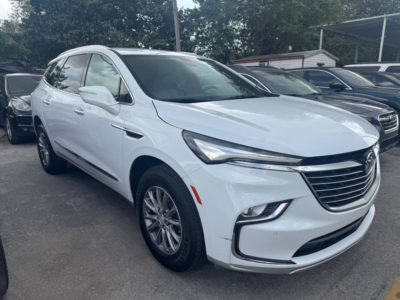 Used 2022 Buick Enclave Essence FWD image 5