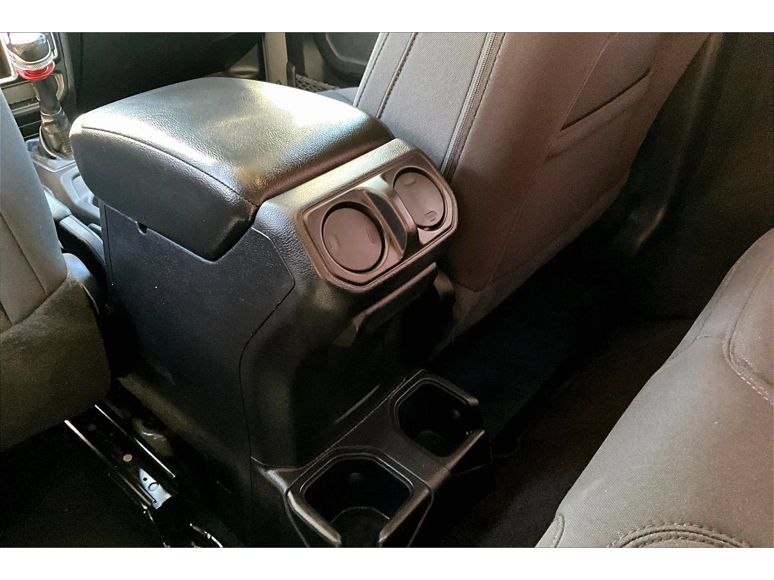 Used 2021 Jeep Wrangler Sport AWD/4WD image 33