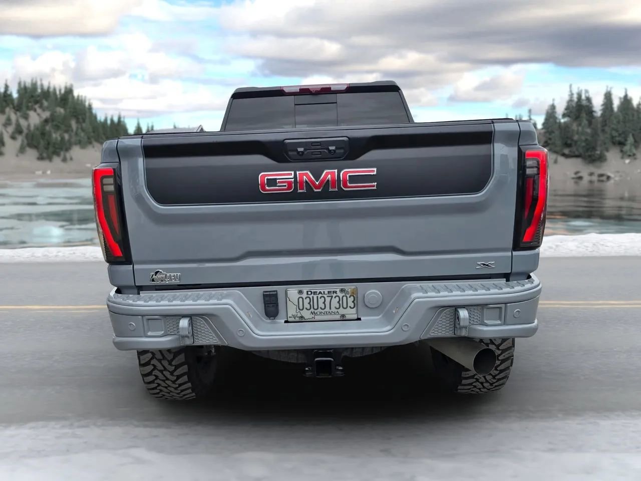 Used 2024 GMC Sierra 2500 AT4X w/ AT4X AEV Edition AWD/4WD image 4