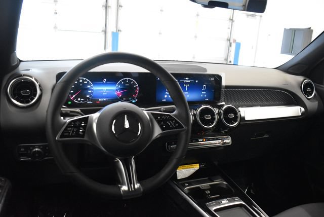 New 2026 Mercedes-Benz GLB 250 4MATIC image 23