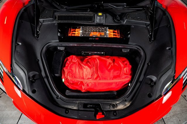 Used 2024 Ferrari SF90 Spider image 15