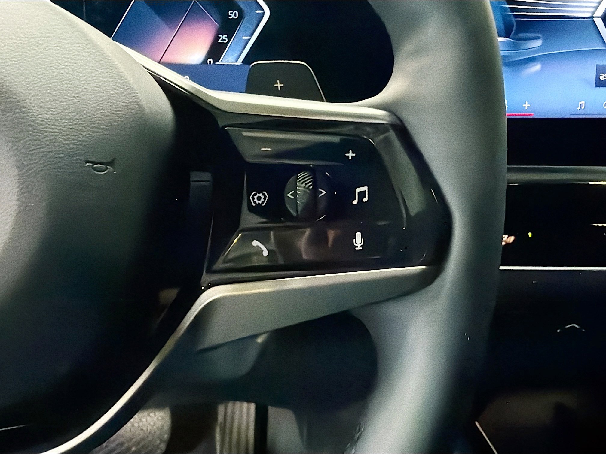 Used 2026 BMW 530i RWD image 38