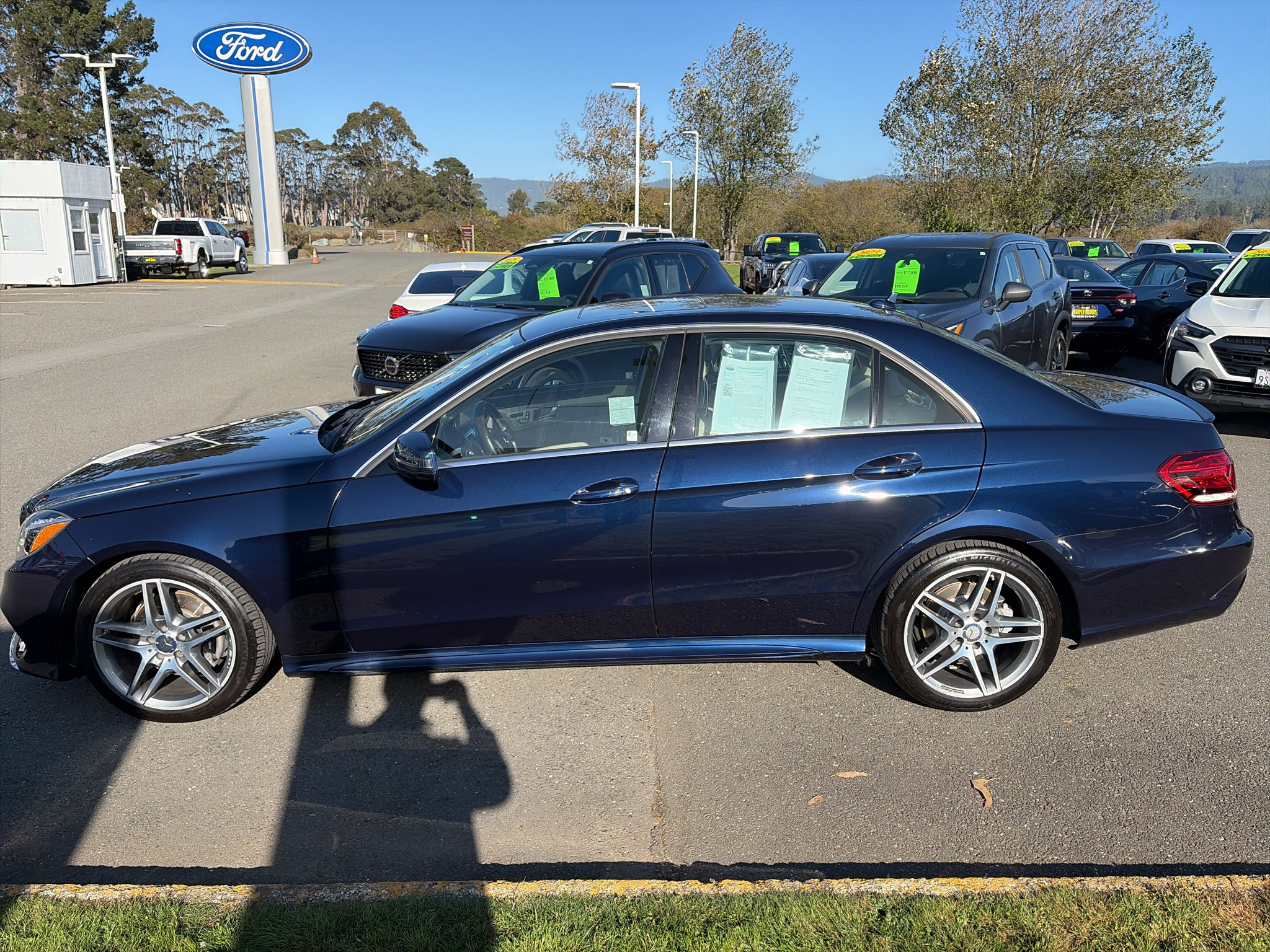 Used 2016 Mercedes-Benz E 350 4MATIC Sedan image 2
