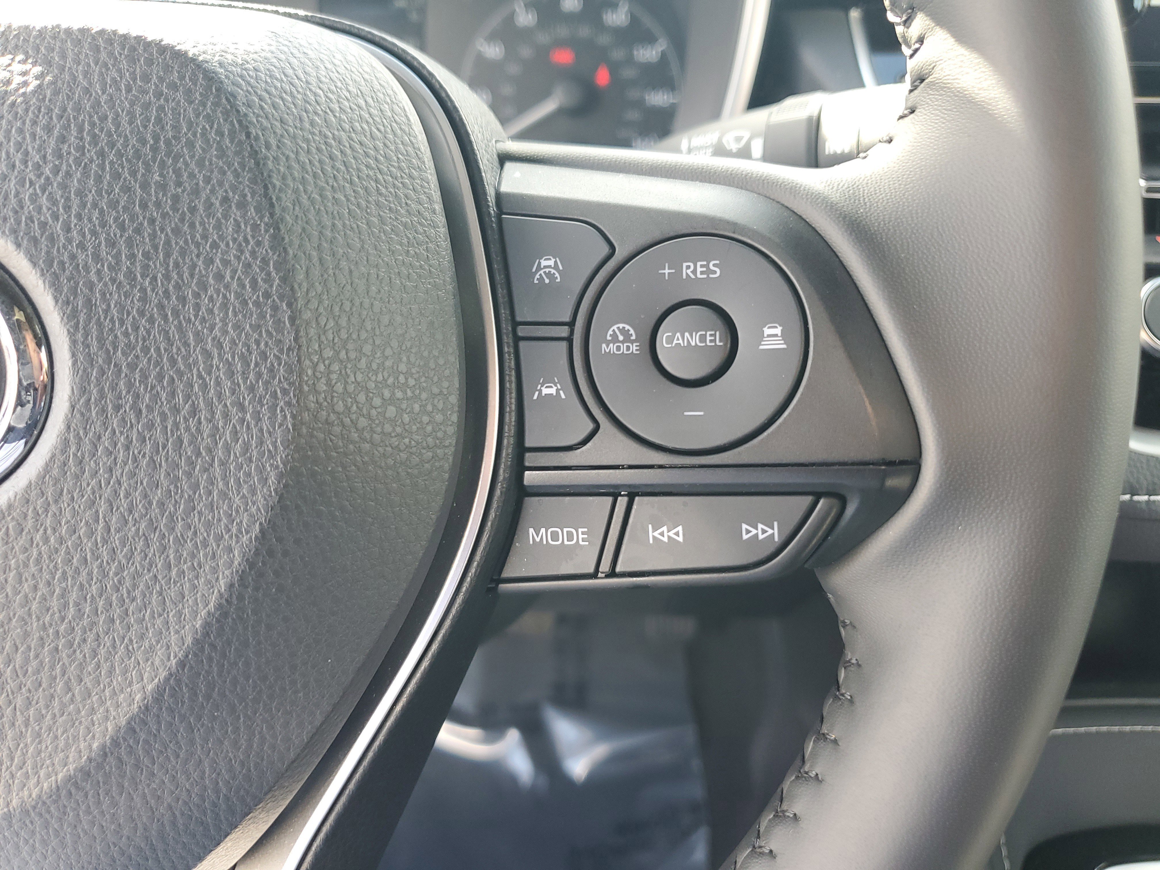 Used 2025 Toyota Corolla SE image 18