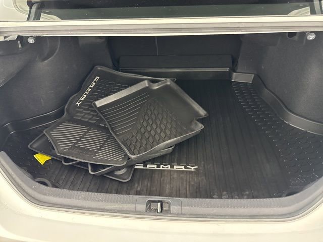Used 2021 Toyota Camry SE image 25